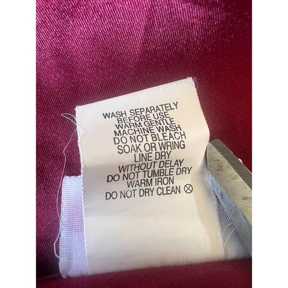 Y2K Short Stories Wine Red With Embroidered Flowers - Picture 6 of 6